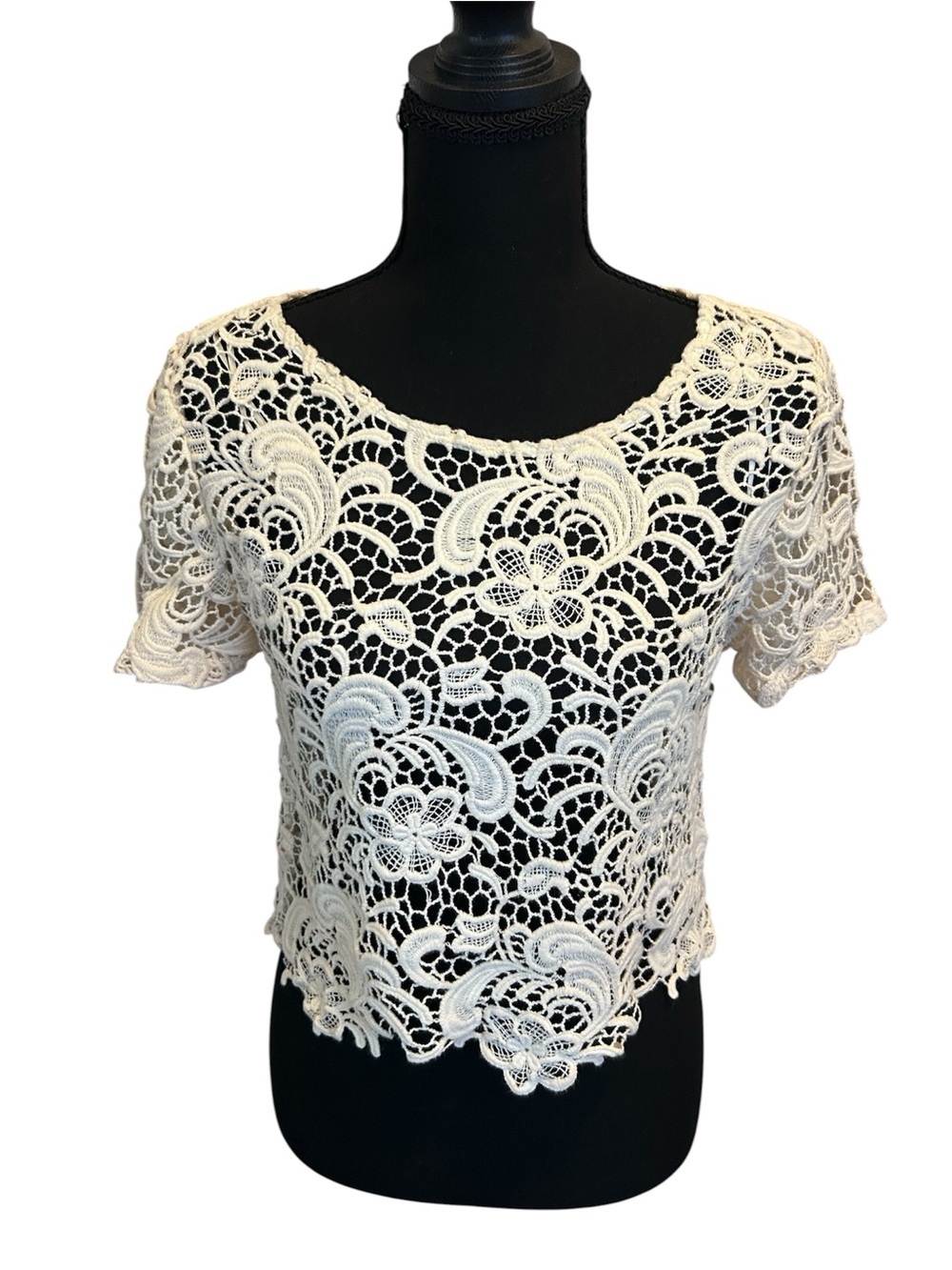 H & M Divided Cream Crochet Lace Cotton Crop Top Size S